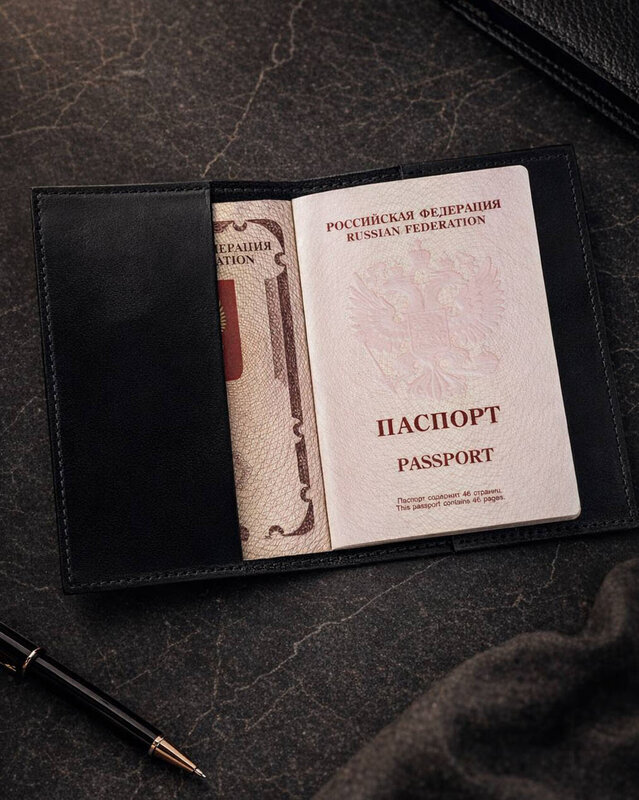 Купить обложку для паспорта из натуральной кожи чёрного цвета